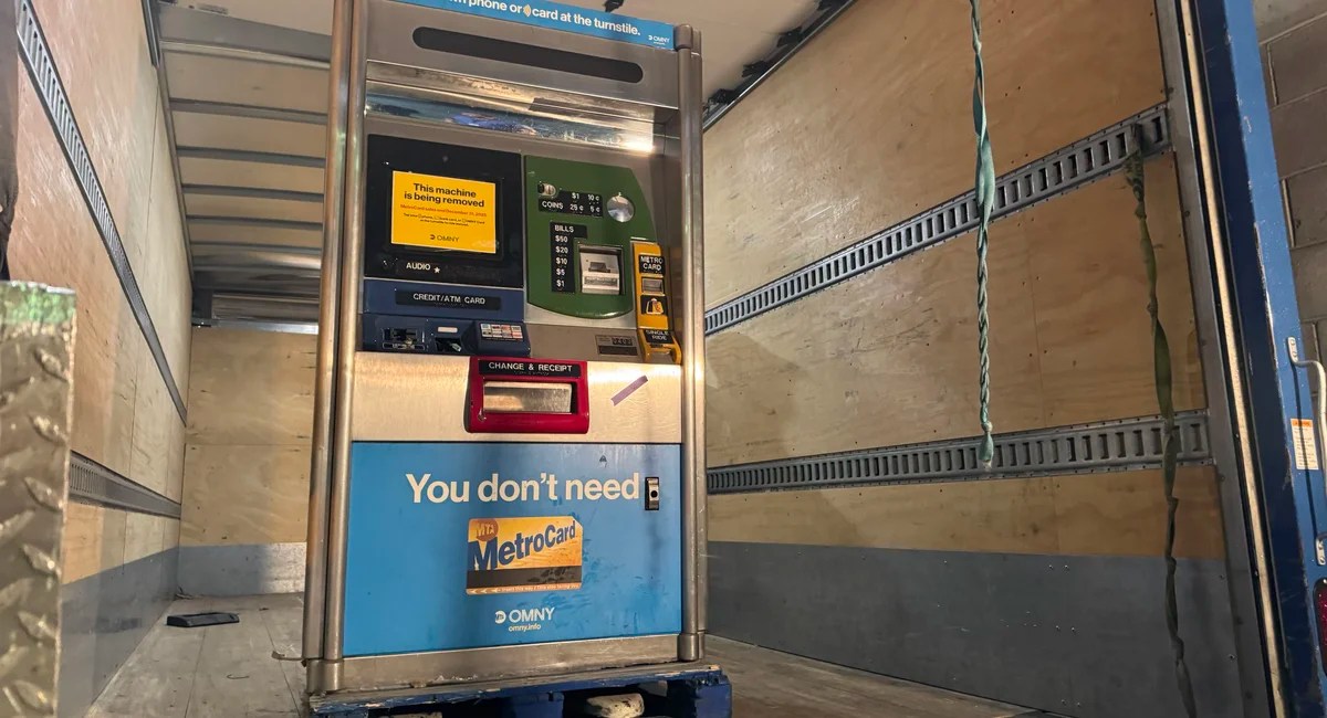 MTA Sells Vintage MetroCard Vending Machines for Over $2K - A Piece of NYC History! (2026)